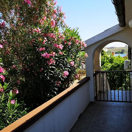 Apartments Mint Povljana - 50M From Sandy Beach Kültér fotó